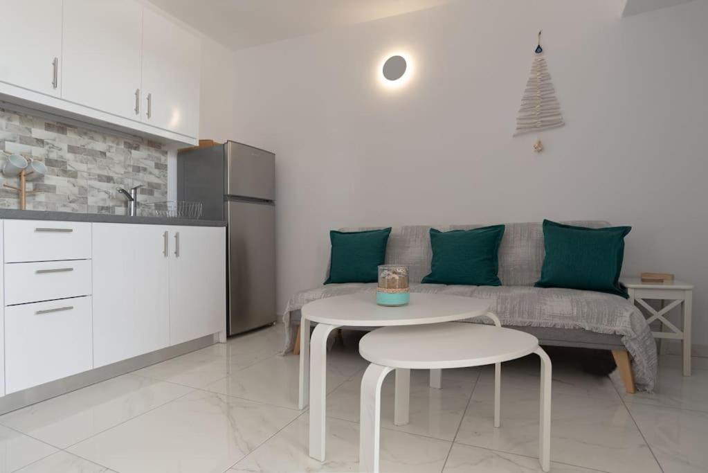 Appartement Hh Bay à Logaras Extérieur photo